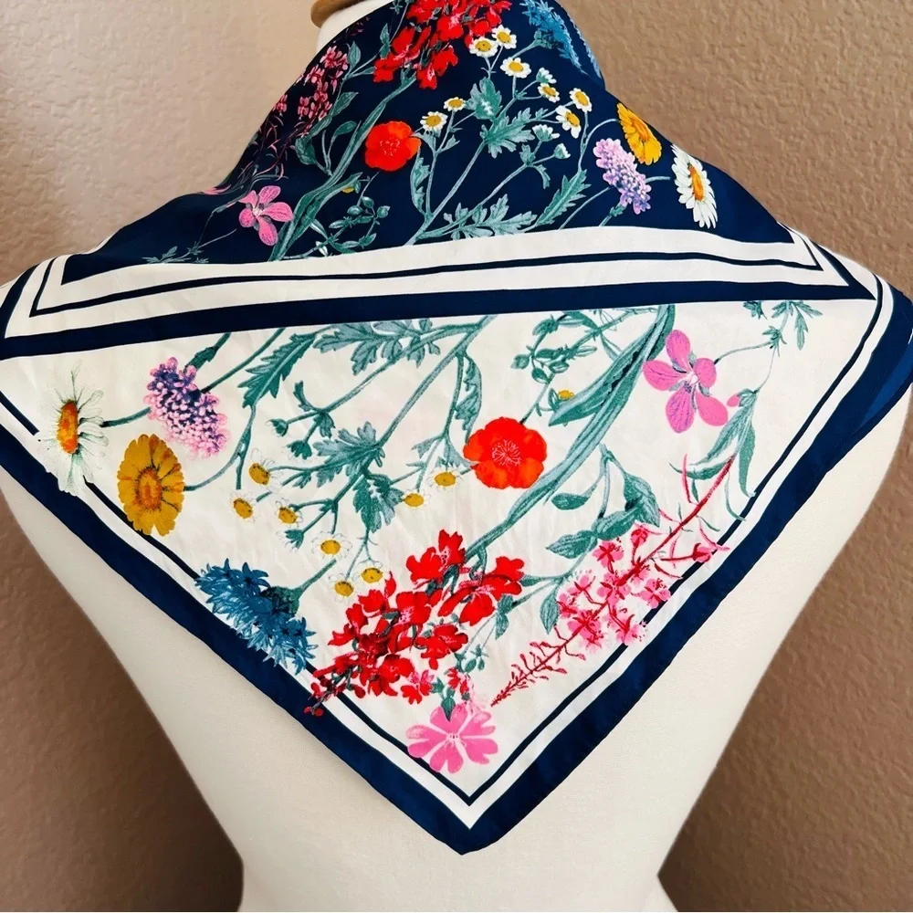 Floral Print Square Scarf – 21”x21” – Blue & Cream Botanical Pattern